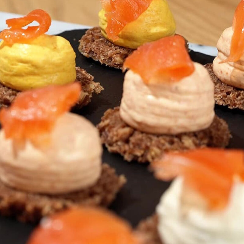 Toasts de Saumon Fumé aux Trois Crèmes